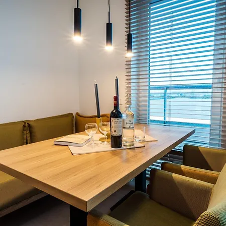 Apartmán Residenz Bollwark 3 2 *